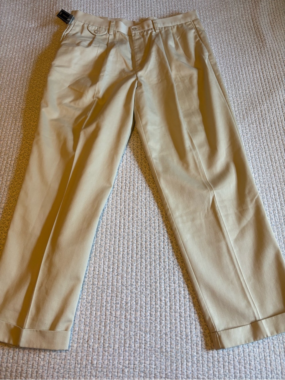 Dockers Khaki Pleated Relaxed Fit NWT